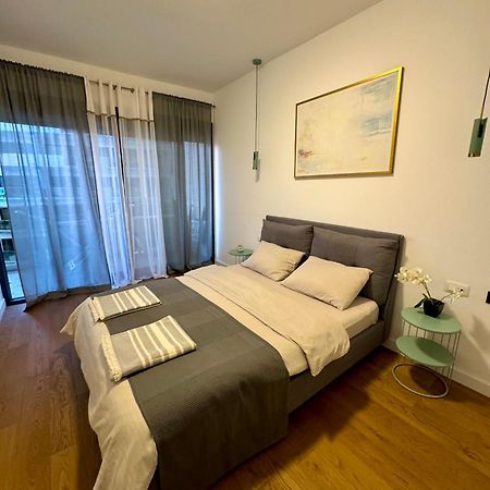 Suncoast Suites Бар Екстериор снимка