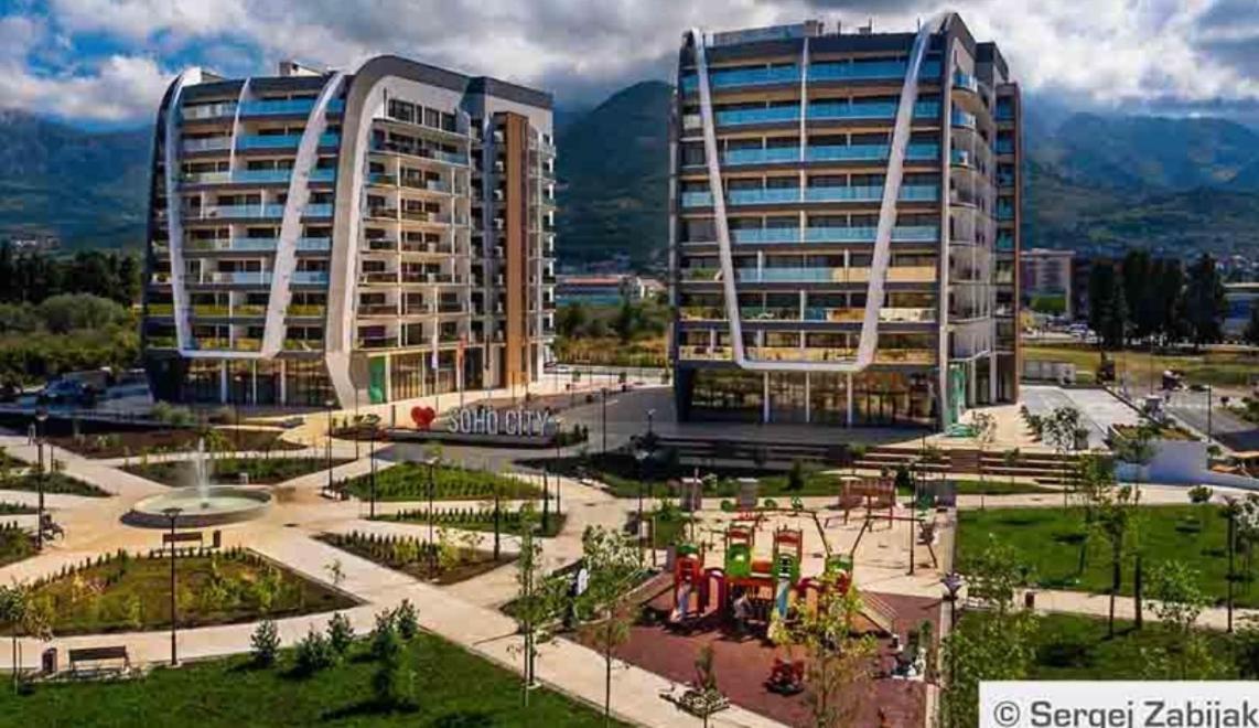 Suncoast Suites Бар Екстериор снимка