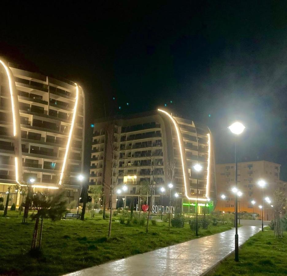 Suncoast Suites Бар Екстериор снимка