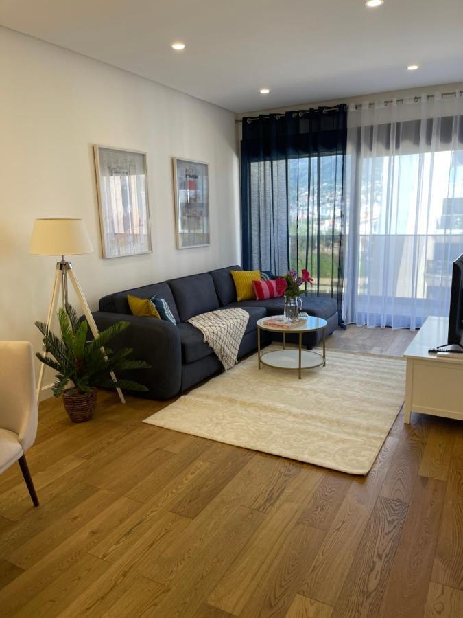Suncoast Suites Бар Екстериор снимка