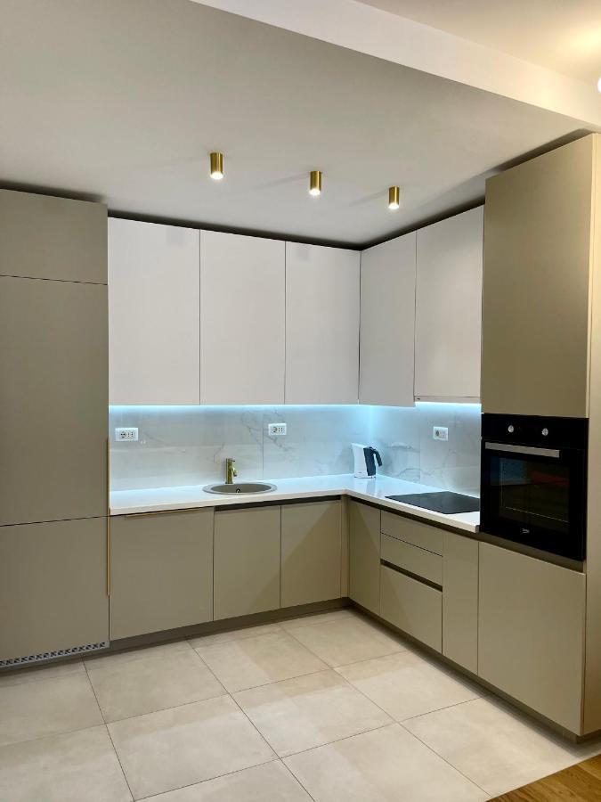 Suncoast Suites Бар Екстериор снимка
