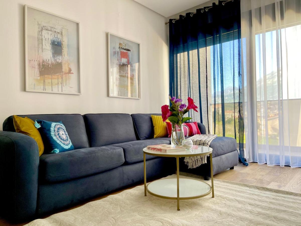 Suncoast Suites Бар Екстериор снимка